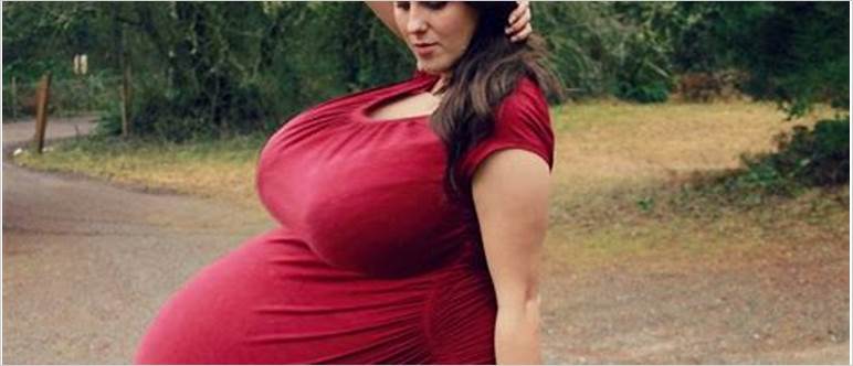 Giant pregnant tits